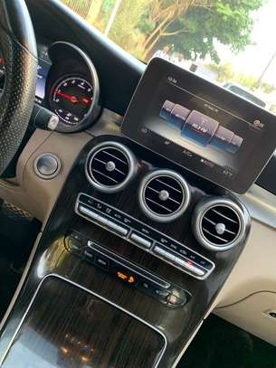 Mercedes GLC 2017 image 2