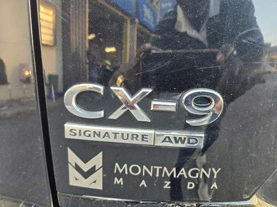 Madaza cx9 2021 signature image 6