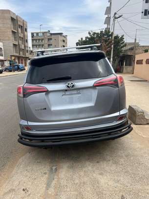 Toyota Rav4 2017 image 2
