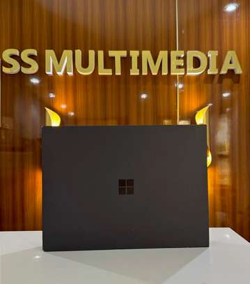 Surface Pro 11 X Plus avec clavier image 2