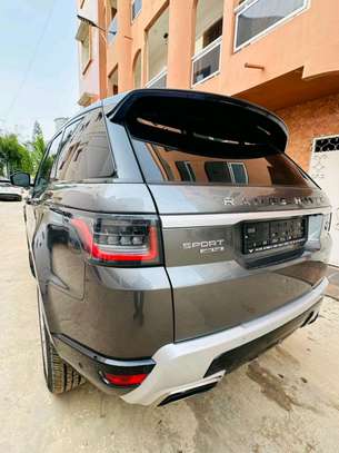 Range Rover Sport 2019 image 9