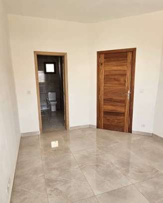 Villa à vendre F4 à Zac Mbao Cite Khalifa image 12