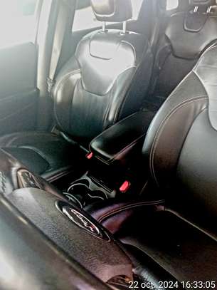 Jeep Cherokee image 8