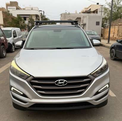 Hyundai Tucson limited clean image 1