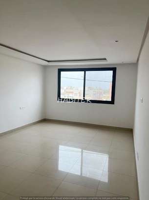 Appartement de standing à Yoff Onomo image 3