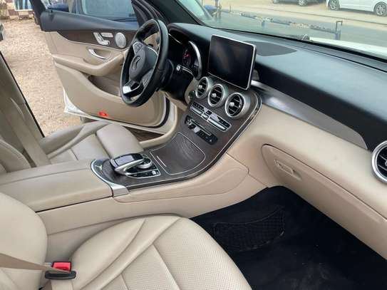 Mercedes Benz Glc 300 4matic image 8