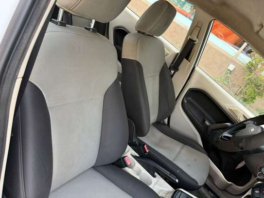 Ford Fiesta 2012 image 9