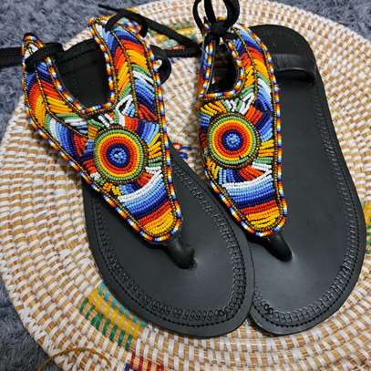 Nu pieds et sandales Massaï image 4