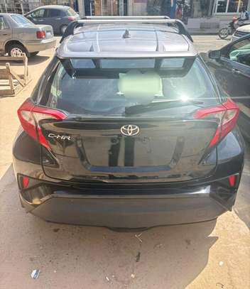 TOYOTA C-HR image 2