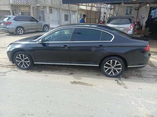 Volkswagen Passat Berline Noir confort et performance image 10