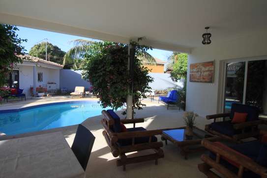 Villa de prestige Ngaparou image 5
