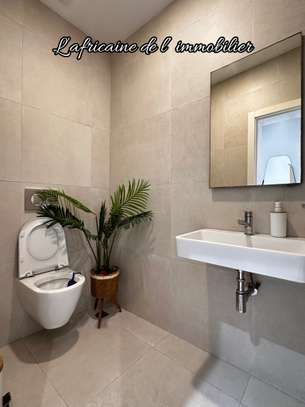 À louer – Appartement F4 meublé à Point E image 8