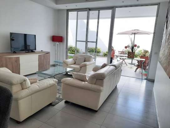 MERMOZ : Appartement à louer 3 chambres – Corniche Ouest image 1