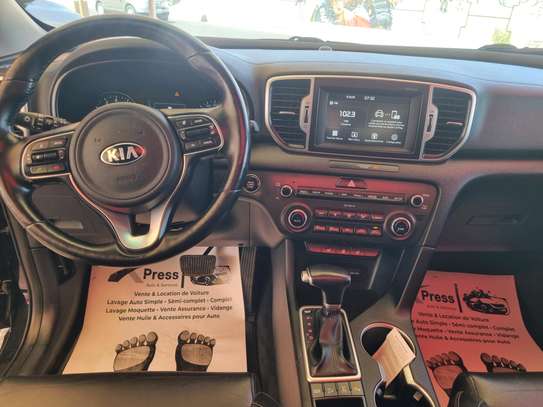 Super clean sportage 2018 image 9