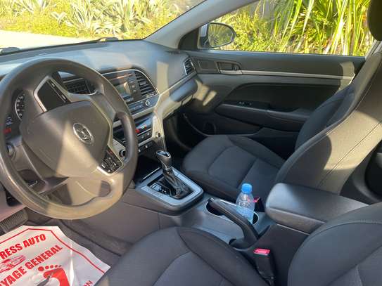 Magnifique Hyundai Elantra 2017 image 5