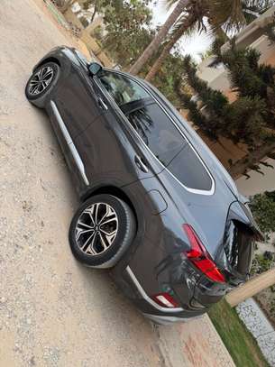 Hyundai Santafei image 10