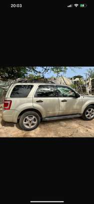 Ford escape propre image 1