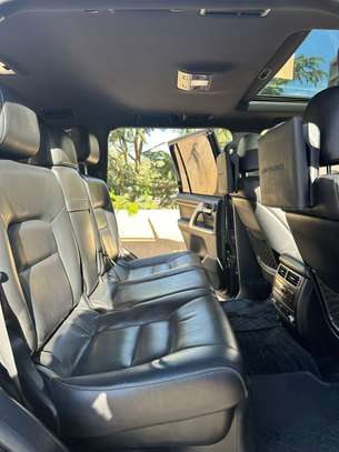 TOYOTA LAND CRUISER VX-R V8 image 8