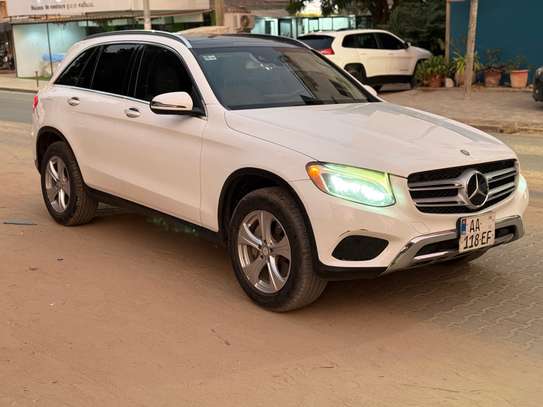 Mercedes glc 300 image 2