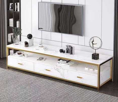 Meuble TV blanc moderne 4 tiroirs 2 portes doré image 1