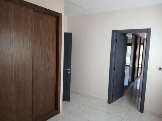 BEL APPARTEMENT DE 04 CHAMRES AU POINT E image 11