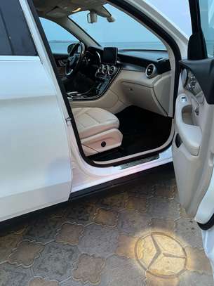 Mercedes glc 300 image 1