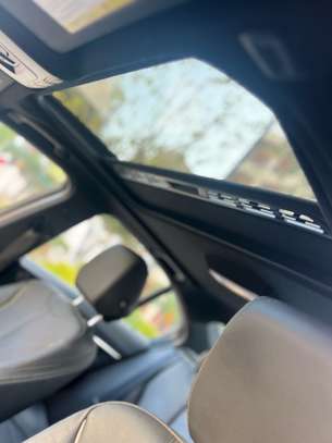 BMW 328i XDrive 2016 image 9