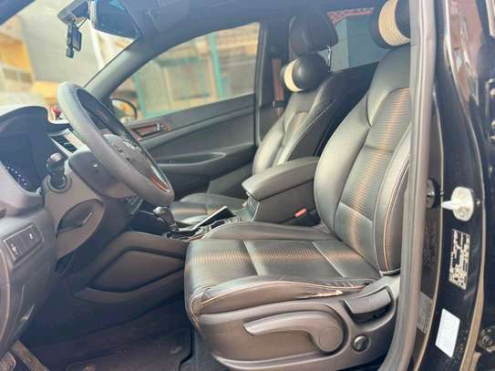 HYUNDAI TUCSON image 11