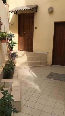 VILLA À LOUER – OUEST FOIRE – SUR LA VDN image 15