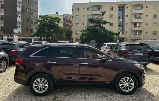 Kia Sorento image 6