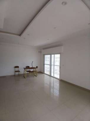 F4 de 135 m² à vendre cité Sipres VDN image 4