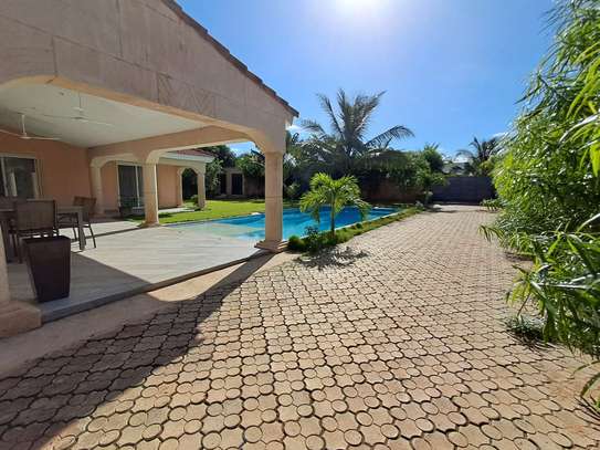 Villa meublée de standing à Nguérigne – Petite Côte image 5