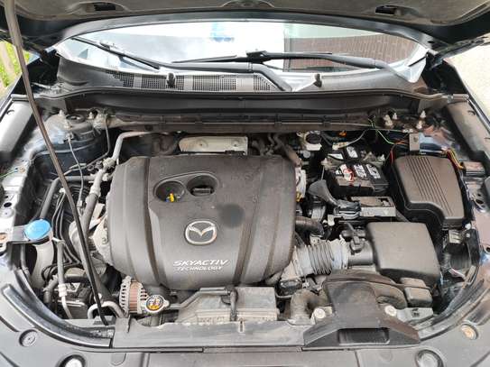 2019 Mazda CX-5 SUV compact bleu métallisé performant image 7