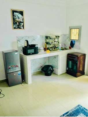 Studio meublé à louer à Ouakam image 5