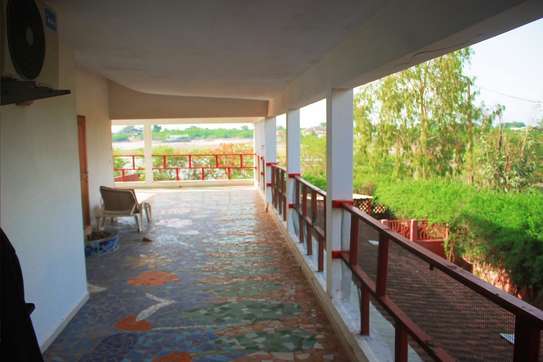 VILLA À NIANING / PETITE COTE image 2