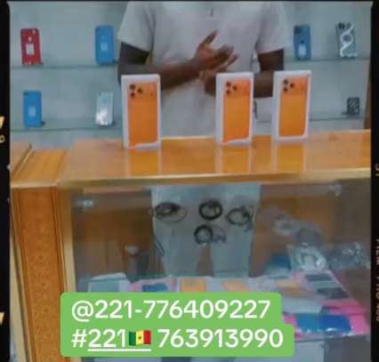 17 pro max 256 go scellé sim image 9