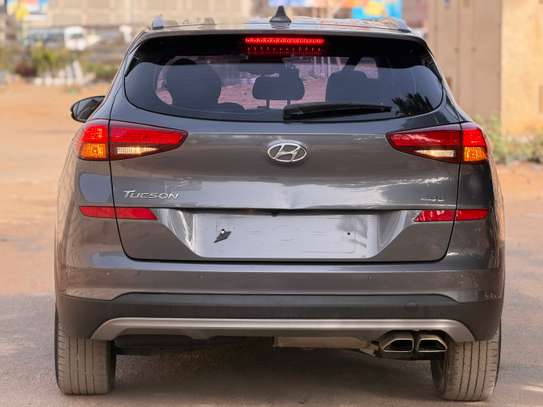Hyundai Tucson image 3