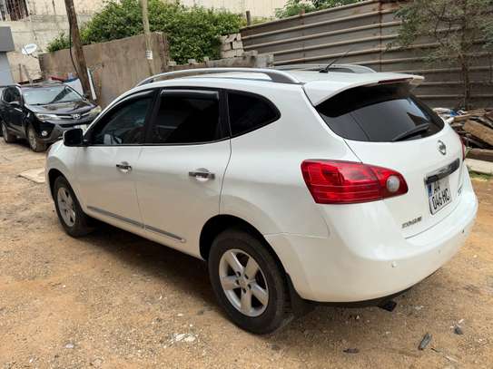 Nissan roque 4x4 image 2