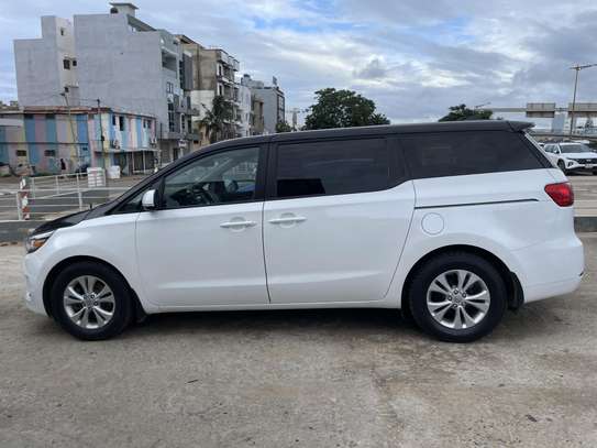 kia sedona 2018  7 places image 8