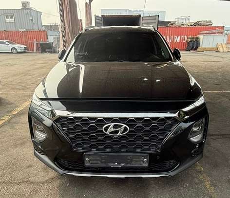Hyundai Santa Fe essence 2019 full options image 11