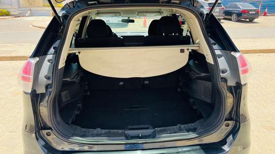 Nissan Rogue SUV noir polyvalent et spacieux image 11