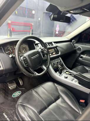 Range rover sport image 3