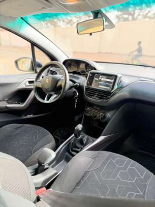 PEUGEOT 2008 image 4
