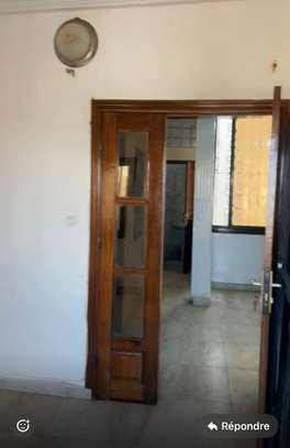 Appartement à louer près du BRT (Pharmacie Golf) image 3