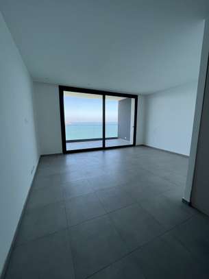 Grand et beau F5 sur la mer au Plateau Corniche Est image 4