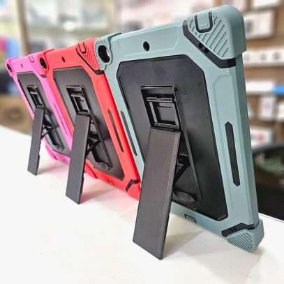 iPad 6th 128g  avec cover militaire image 7