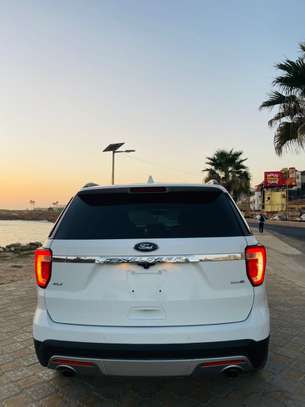 Location auto Ford Explorer 2018 4x4 image 5