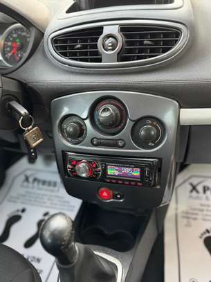 Renault Clio 3 image 8