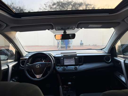 TOYOTA RAV4 image 3