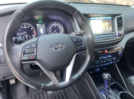 Hyundai Tucson image 6